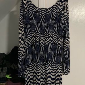 Shell Women Dress LARGE Blue

95% Polyester
5% Spandex